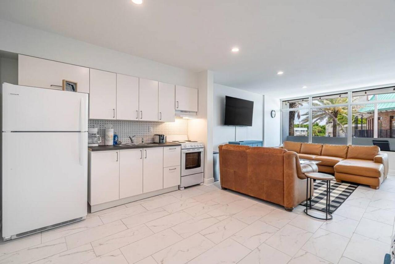 The Purple Pelican Beachfront With Ocean Balcony Unit 3 Fort Lauderdale Eksteriør bilde