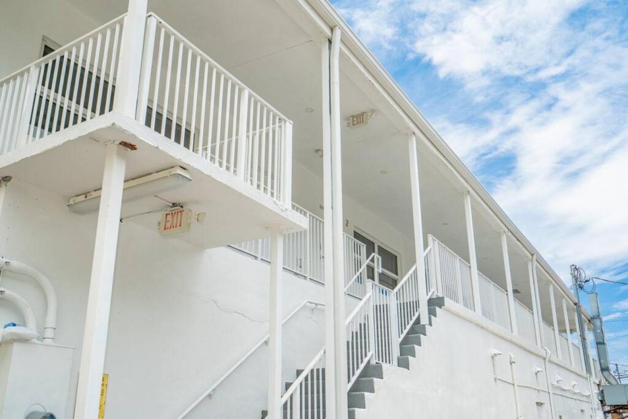 The Purple Pelican Beachfront With Ocean Balcony Unit 3 Fort Lauderdale Eksteriør bilde