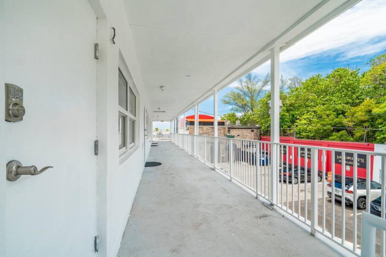 The Purple Pelican Beachfront With Ocean Balcony Unit 3 Fort Lauderdale Eksteriør bilde